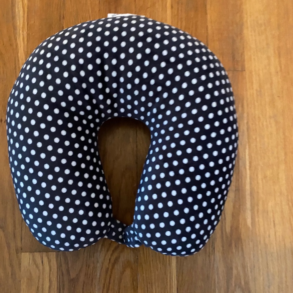 Neck pillow